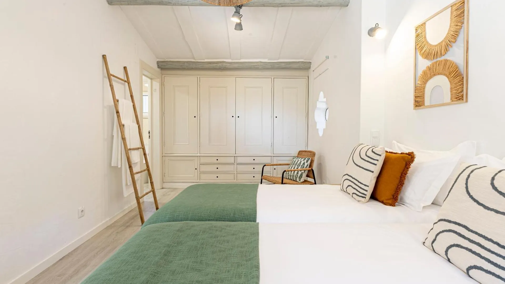 Seaya Villa Marinha Cascais 0*,